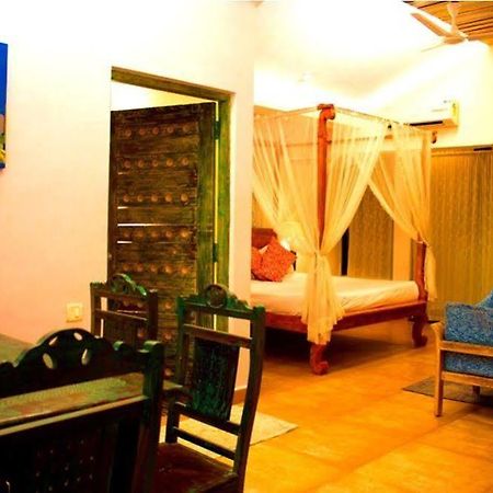Sea View Resort Morjim Exterior foto