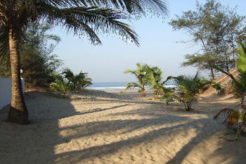 Sea View Resort Morjim Exterior foto
