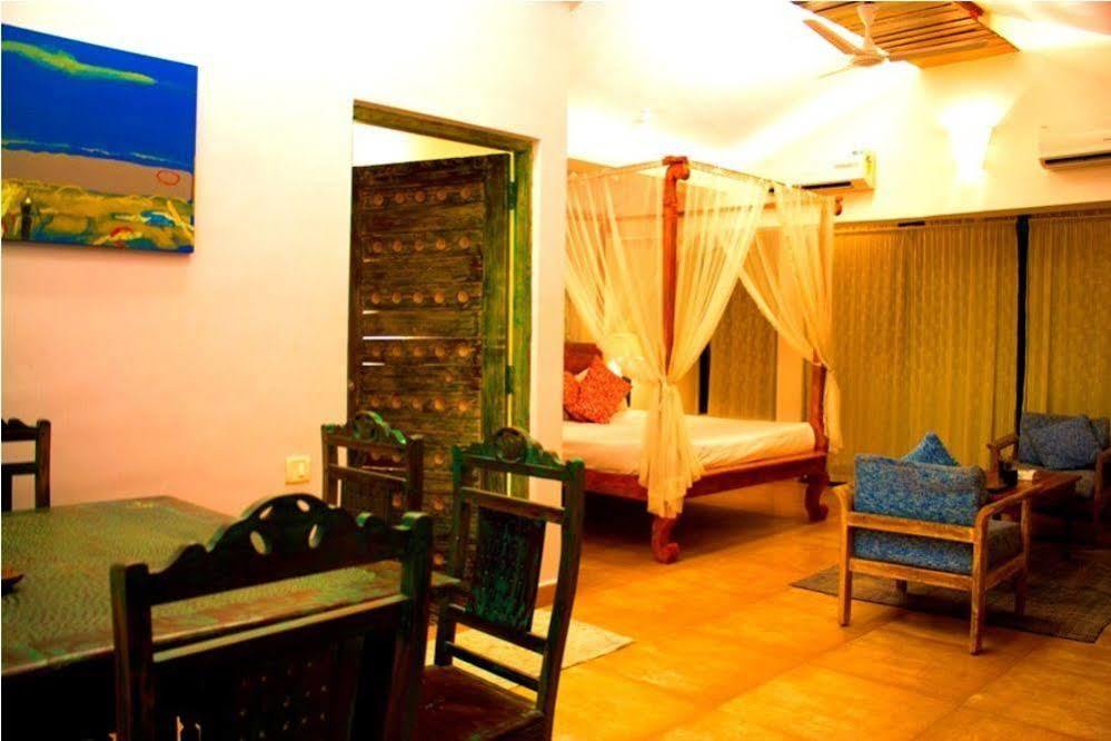 Sea View Resort Morjim Exterior foto